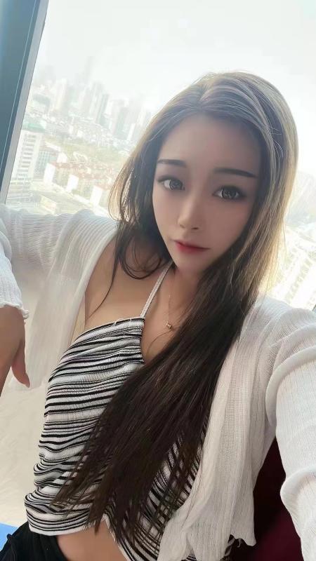 有点小脾气的美女