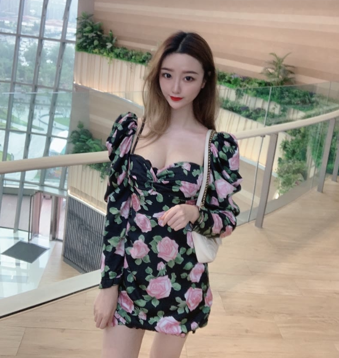 刚下海普陀高挑胸大美女兼职