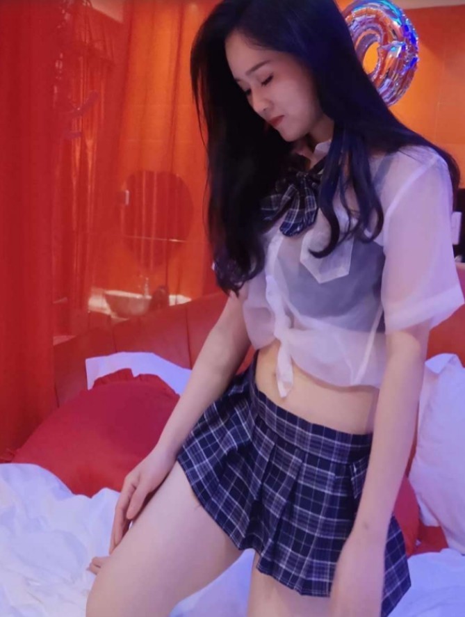 上海市小女仆制服的小可爱 性感Sao货