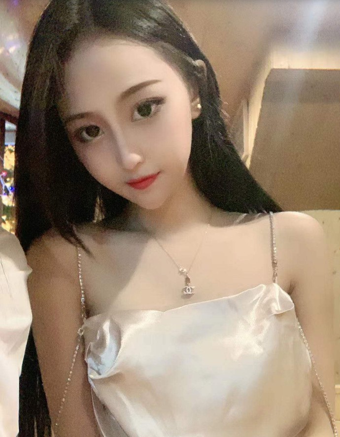 04年极品小妹 身高172软软的D罩杯，真实火爆预约，假照招雷劈。还有很多极品