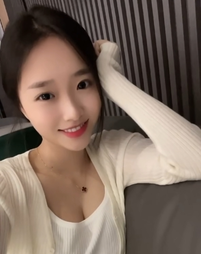 验证萌妹子态度好 不催人 房间温馨 嫩.水.多